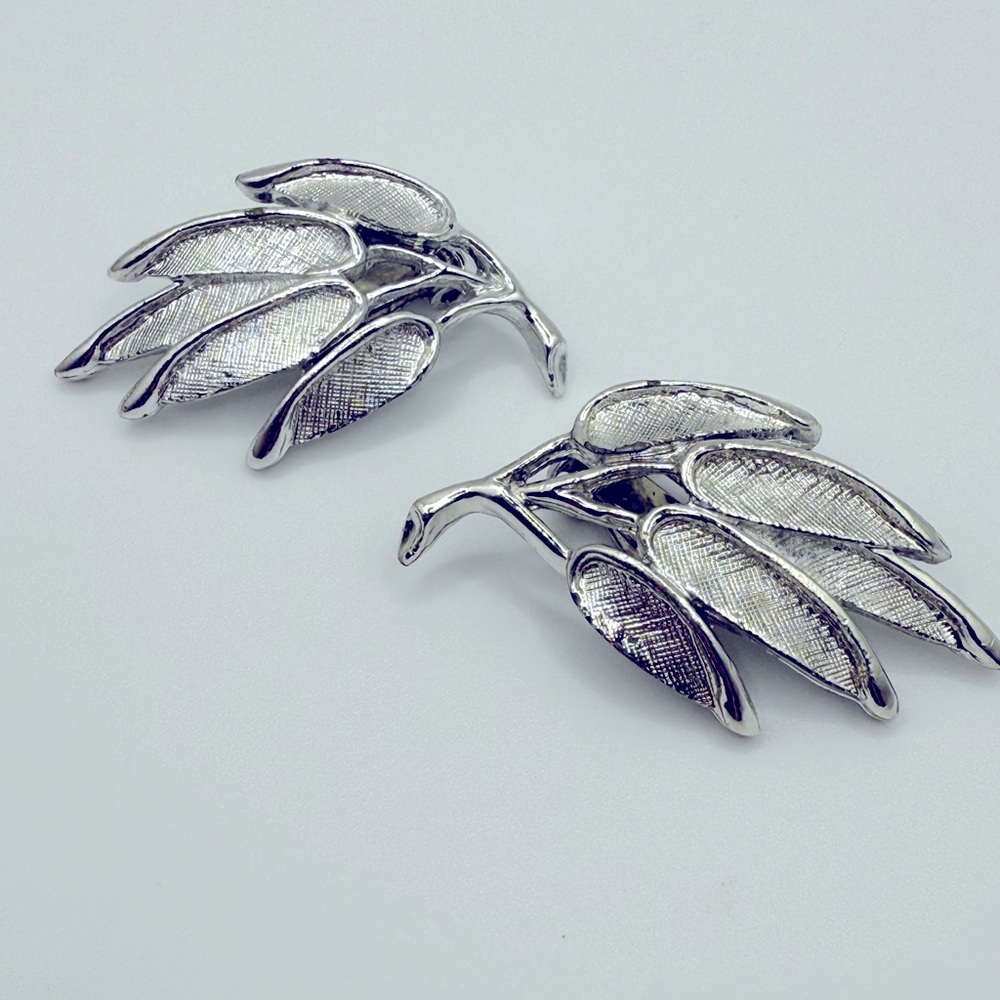 Signed Judy Lee Silver Tone Layered Leaf Clip On Earrings